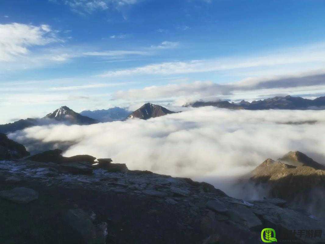 当我握住姐姐那两座山峰时，我感受到了前所未有的温暖和力量